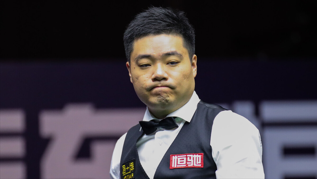 闻发布会上 闻发布会上