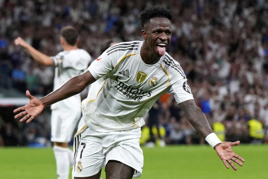 球迷们惊讶 球迷们惊讶